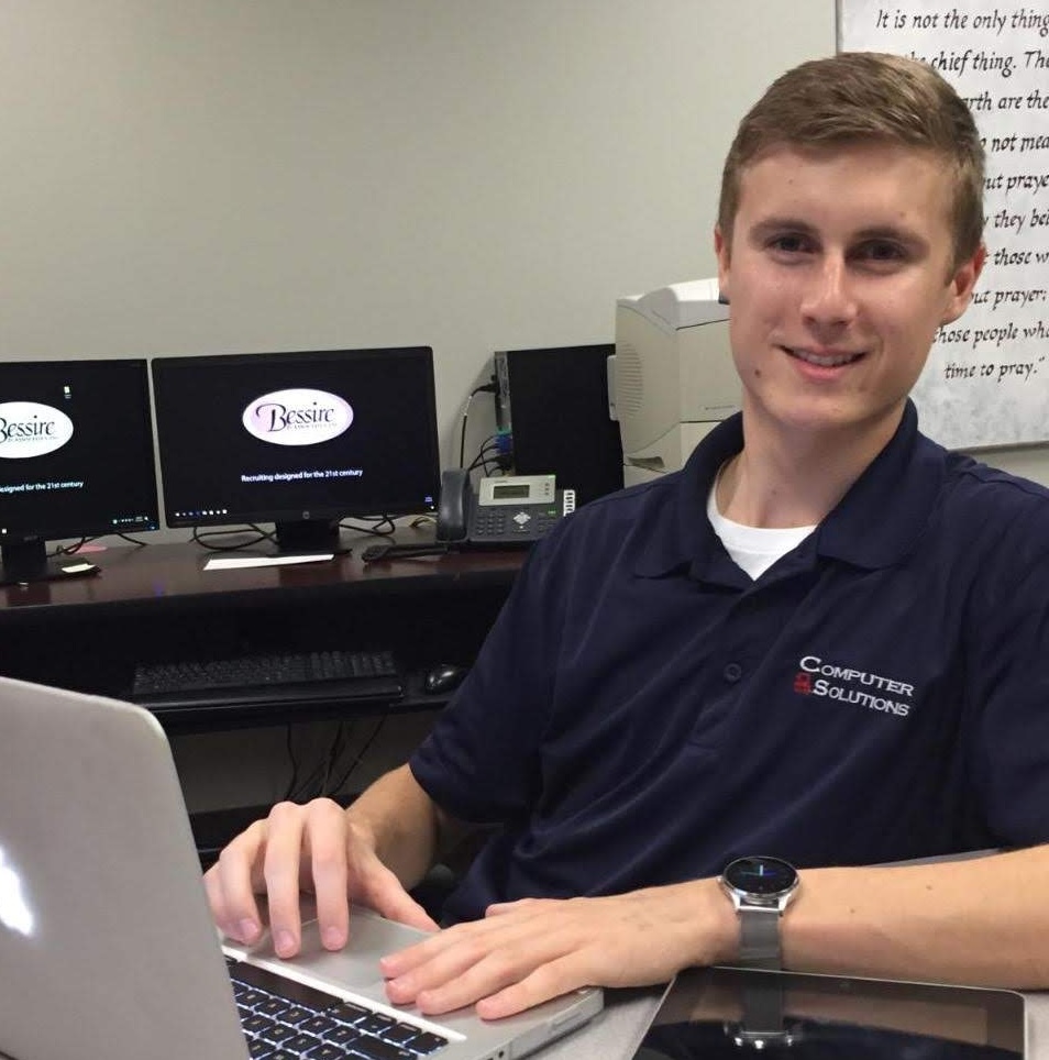 Helping seniors with laptops and iPhones